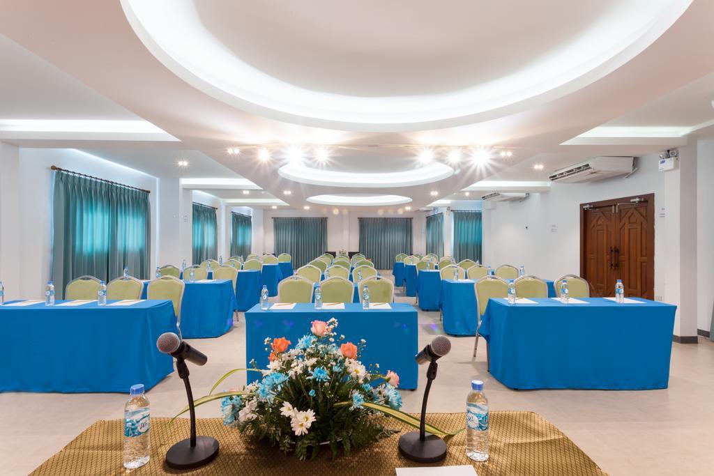 We Briza Hotel Chiangmai Chiang Mai Exterior photo