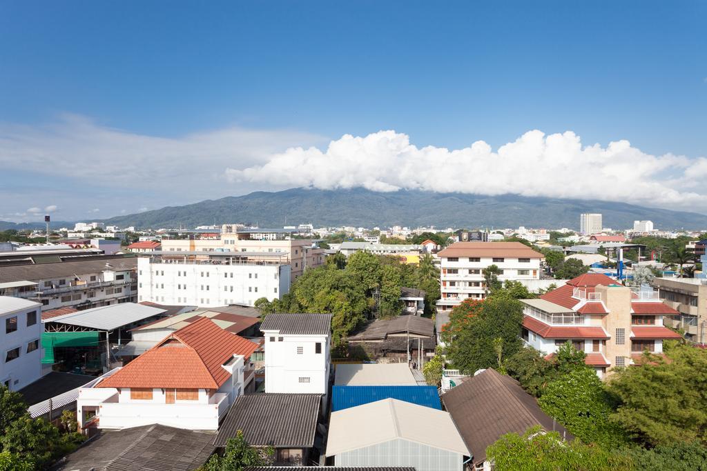 We Briza Hotel Chiangmai Chiang Mai Exterior photo